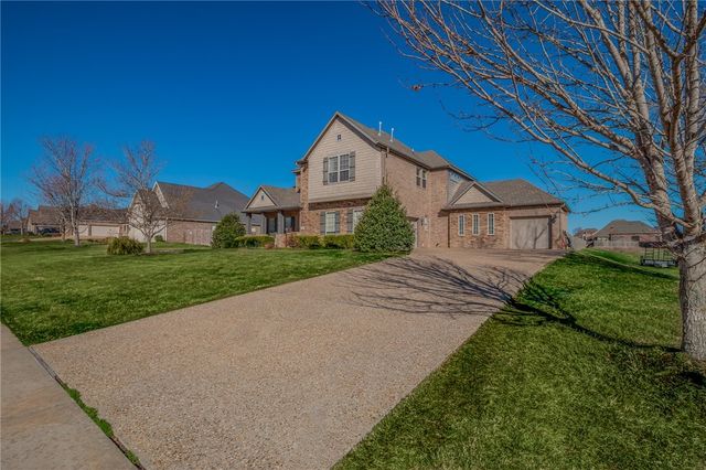 2386 Riverfront Lane, Fayetteville, AR 72703