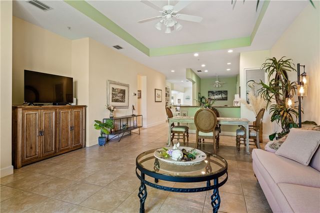 2340 Water Oak Court SW 223, Vero Beach, FL 32962