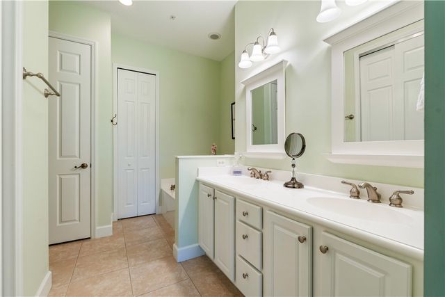 2340 Water Oak Court SW 223, Vero Beach, FL 32962