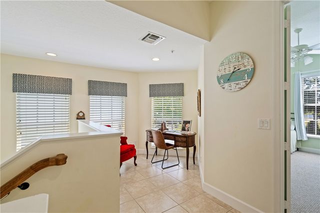 2340 Water Oak Court SW 223, Vero Beach, FL 32962
