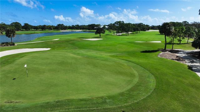 2340 Water Oak Court SW 223, Vero Beach, FL 32962