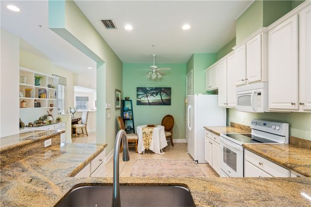 2340 Water Oak Court SW 223, Vero Beach, FL 32962