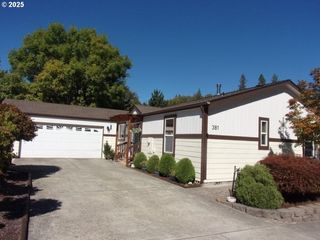 381 KNOLL TERRACE Dr, Canyonville, OR 97417