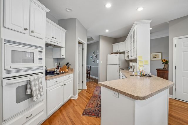722 Courtland Ave, Clarksville, TN 37043