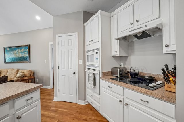 722 Courtland Ave, Clarksville, TN 37043