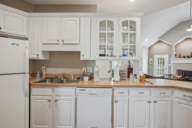 722 Courtland Ave, Clarksville, TN 37043