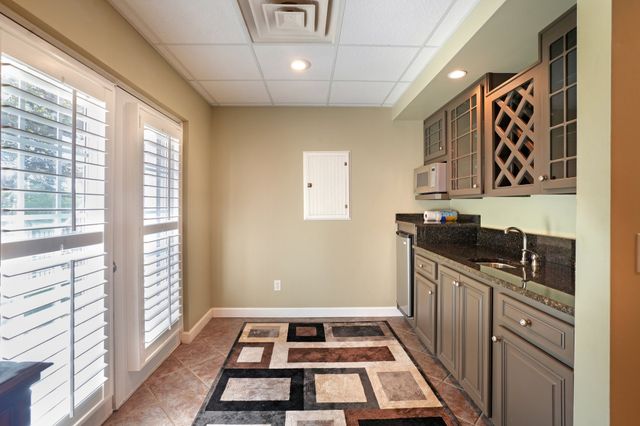 722 Courtland Ave, Clarksville, TN 37043