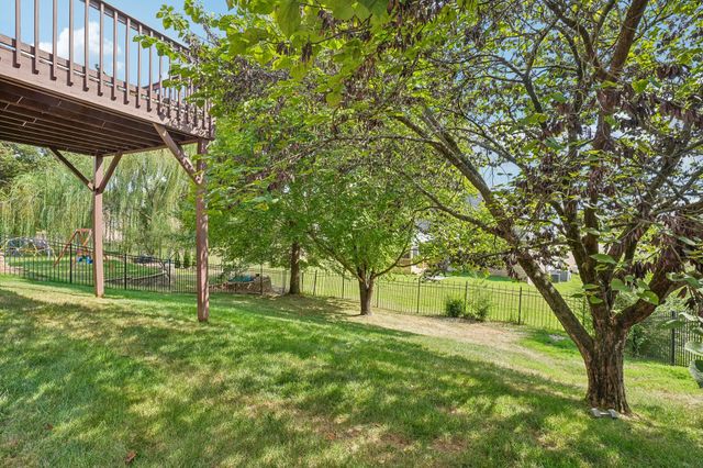 722 Courtland Ave, Clarksville, TN 37043