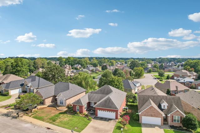 722 Courtland Ave, Clarksville, TN 37043