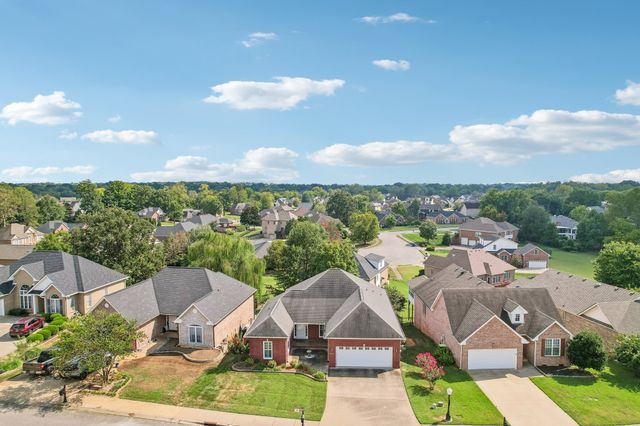 722 Courtland Ave, Clarksville, TN 37043