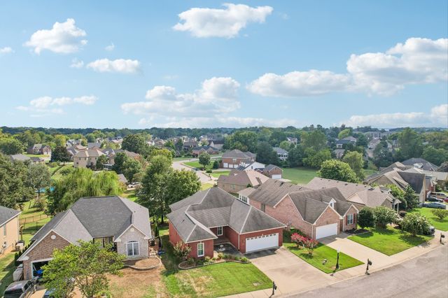 722 Courtland Ave, Clarksville, TN 37043