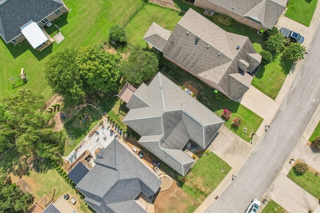 722 Courtland Ave, Clarksville, TN 37043