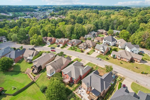 722 Courtland Ave, Clarksville, TN 37043