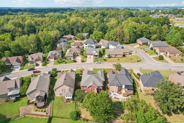 722 Courtland Ave, Clarksville, TN 37043