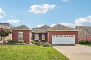 722 Courtland Ave, Clarksville, TN 37043