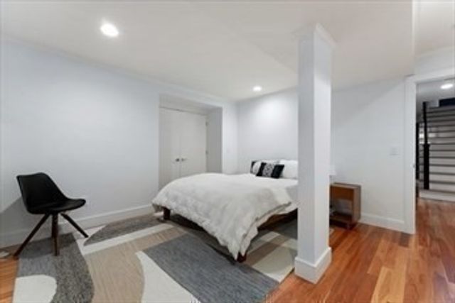 82 Summit Ave 82, Brookline, MA 02446