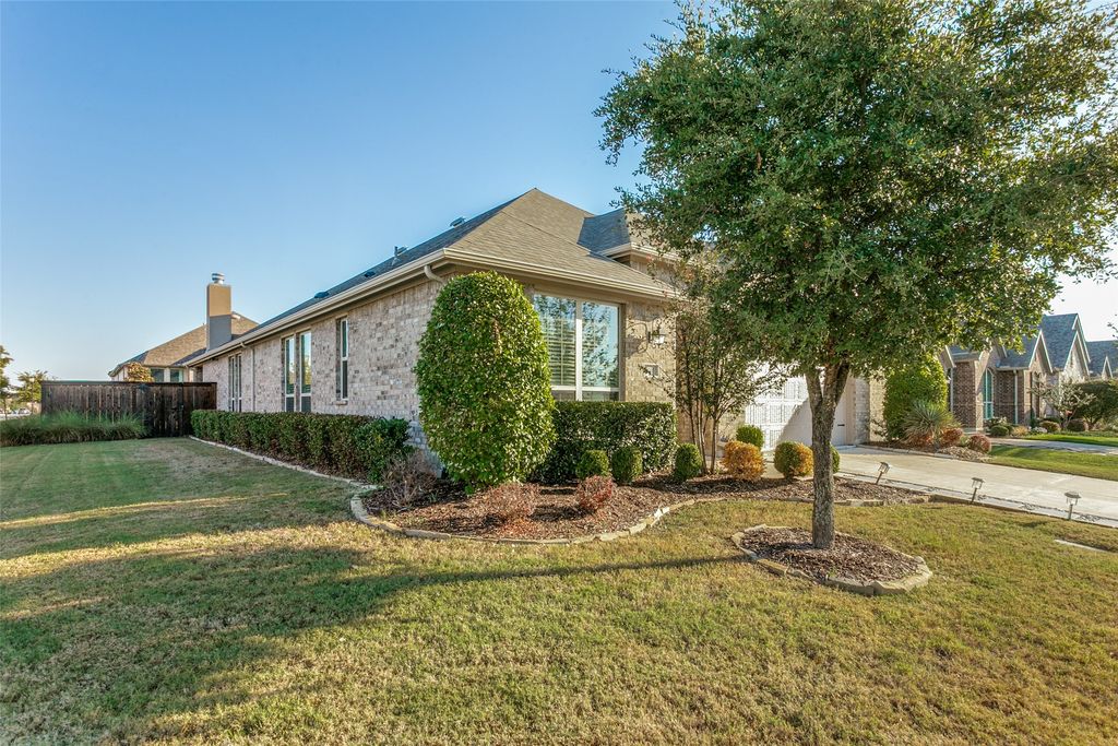 9401 Excursion Drive, Oak Point, TX 75068 — exterior