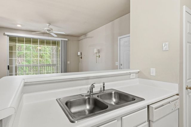 1600 Long Grove Drive 1422, Mount Pleasant, SC 29464