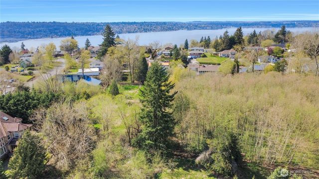 2023 Kennewick Place NE, Renton, WA 98056