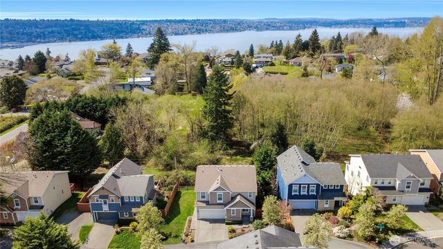 2023 Kennewick Place NE, Renton, WA 98056