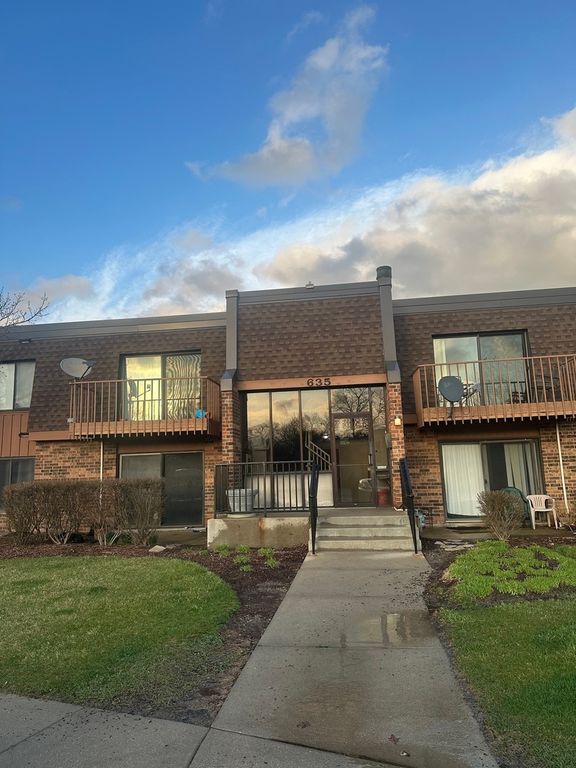 635 Limerick Lane 1A, Schaumburg, IL 60193
