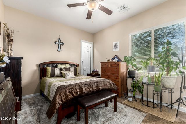 2441 E PENEDES Drive, Gilbert, AZ 85298