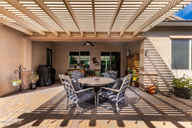 2441 E PENEDES Drive, Gilbert, AZ 85298