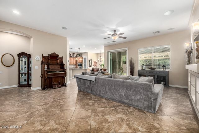 2441 E PENEDES Drive, Gilbert, AZ 85298