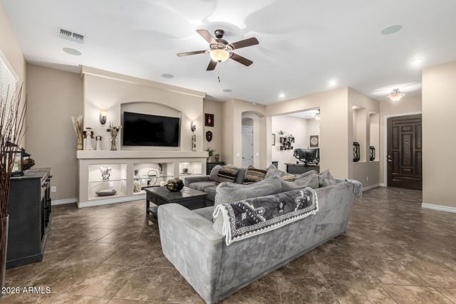 2441 E PENEDES Drive, Gilbert, AZ 85298