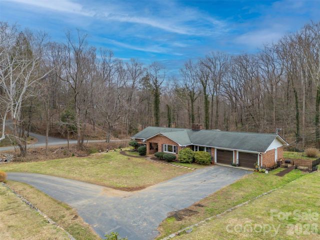 15 Meadowlark Drive, Tryon, NC 28782