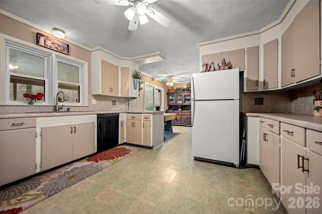 15 Meadowlark Drive, Tryon, NC 28782