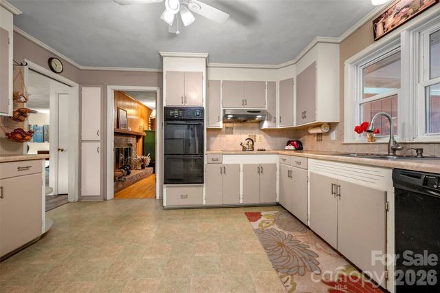 15 Meadowlark Drive, Tryon, NC 28782