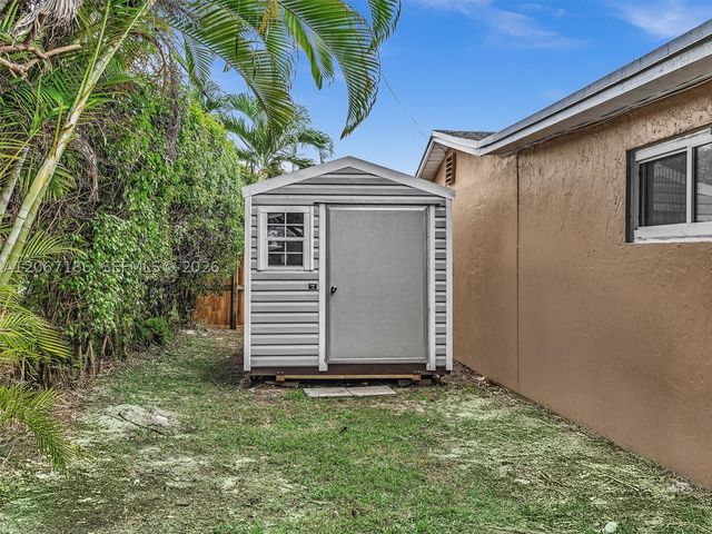 11911 SW 168th Ter, Miami, FL 33177