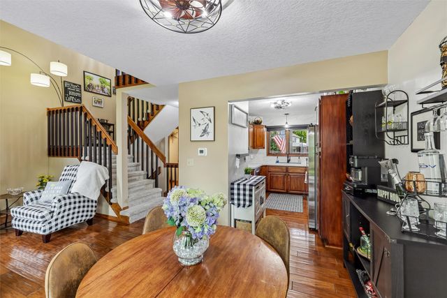 1070 50th Street 13E, West Des Moines, IA 50266