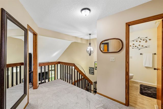 1070 50th Street 13E, West Des Moines, IA 50266