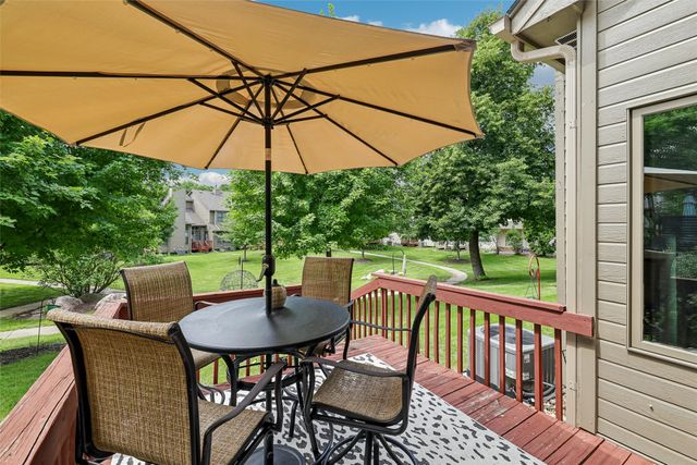 1070 50th Street 13E, West Des Moines, IA 50266