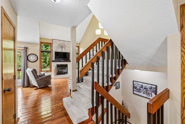 1070 50th Street 13E, West Des Moines, IA 50266