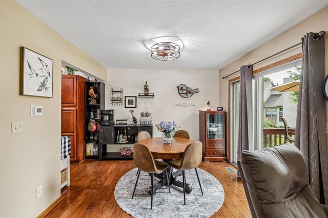 1070 50th Street 13E, West Des Moines, IA 50266