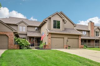 1070 50th Street 13E, West Des Moines, IA 50266