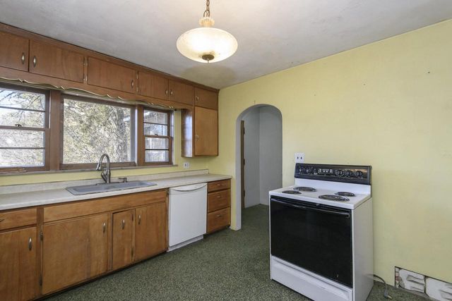 212 S Golden Lake LANE, Oconomowoc, WI 53066