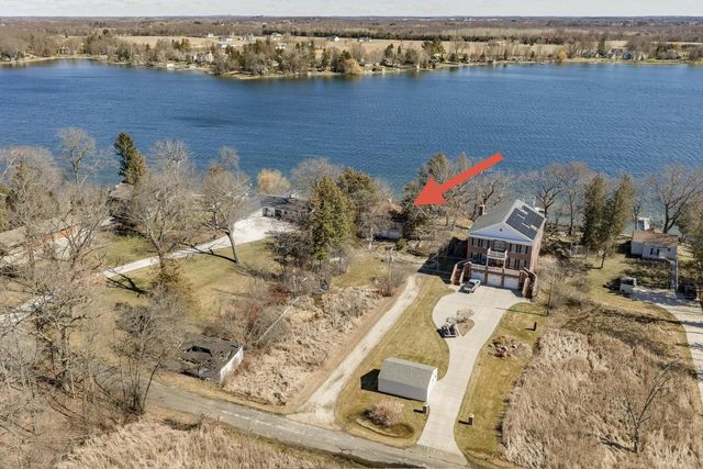 212 S Golden Lake LANE, Oconomowoc, WI 53066