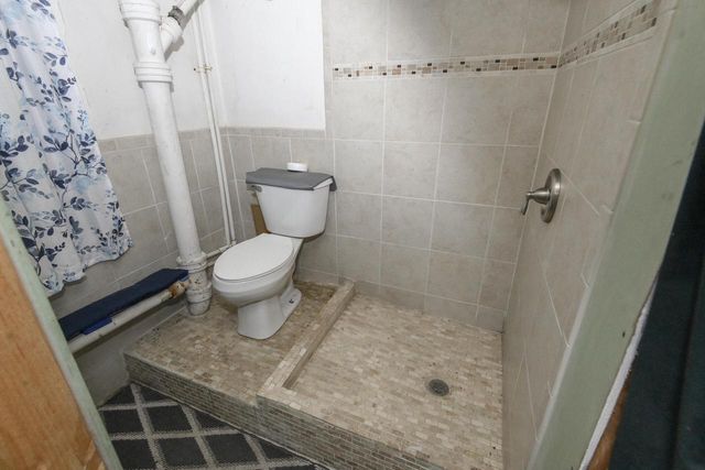 212 S Golden Lake LANE, Oconomowoc, WI 53066