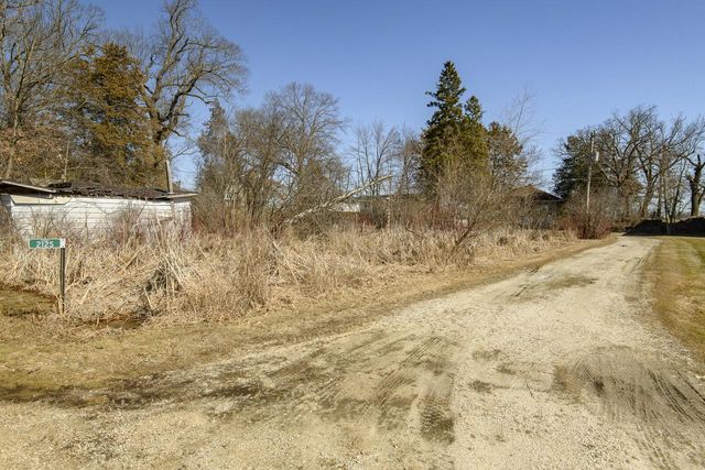 212 S Golden Lake LANE, Oconomowoc, WI 53066