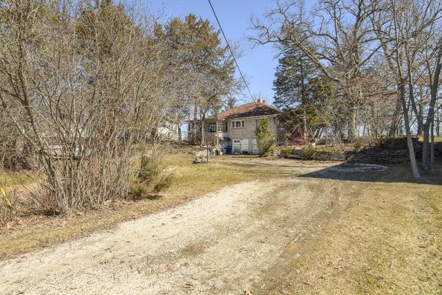 212 S Golden Lake LANE, Oconomowoc, WI 53066