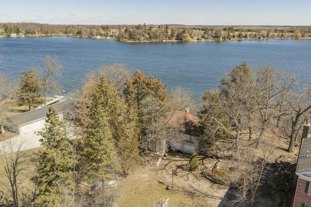 212 S Golden Lake LANE, Oconomowoc, WI 53066