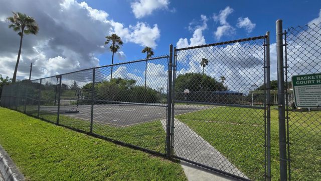 4164 Inverrary Drive 601, Lauderhill, FL 33319