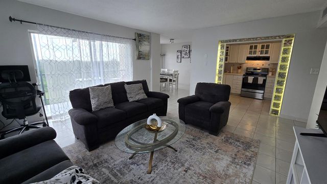 4164 Inverrary Drive 601, Lauderhill, FL 33319