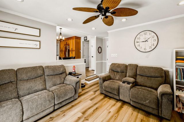 28 ARGO DR, Sewell, NJ 08080