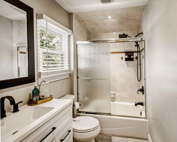 28 ARGO DR, Sewell, NJ 08080
