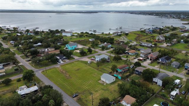 1045 12th Street, Dickinson, TX 77539